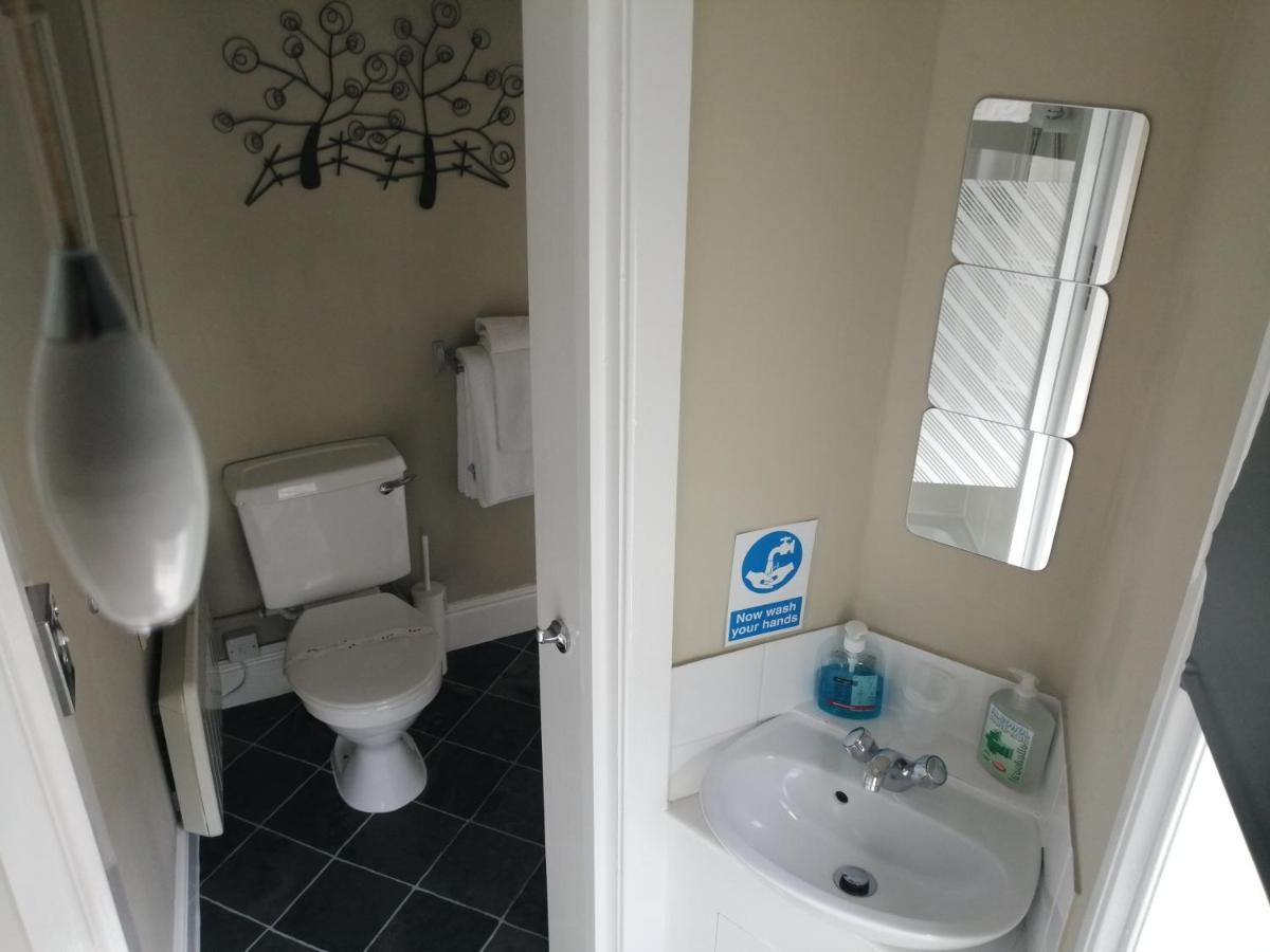 Burleigh Guest House Llandudno Bagian luar foto