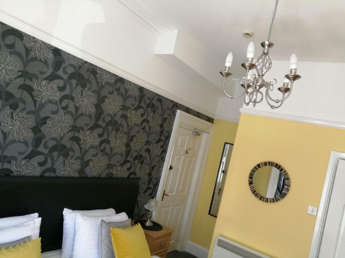 Burleigh Guest House Llandudno Bagian luar foto